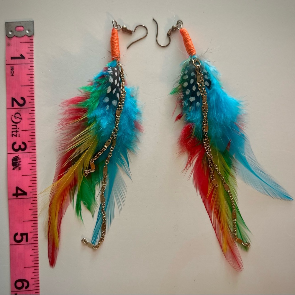 2 Pairs of Beautiful and Colorful Feather Earrings With Gold Chain Accents - Picture 5 of 10